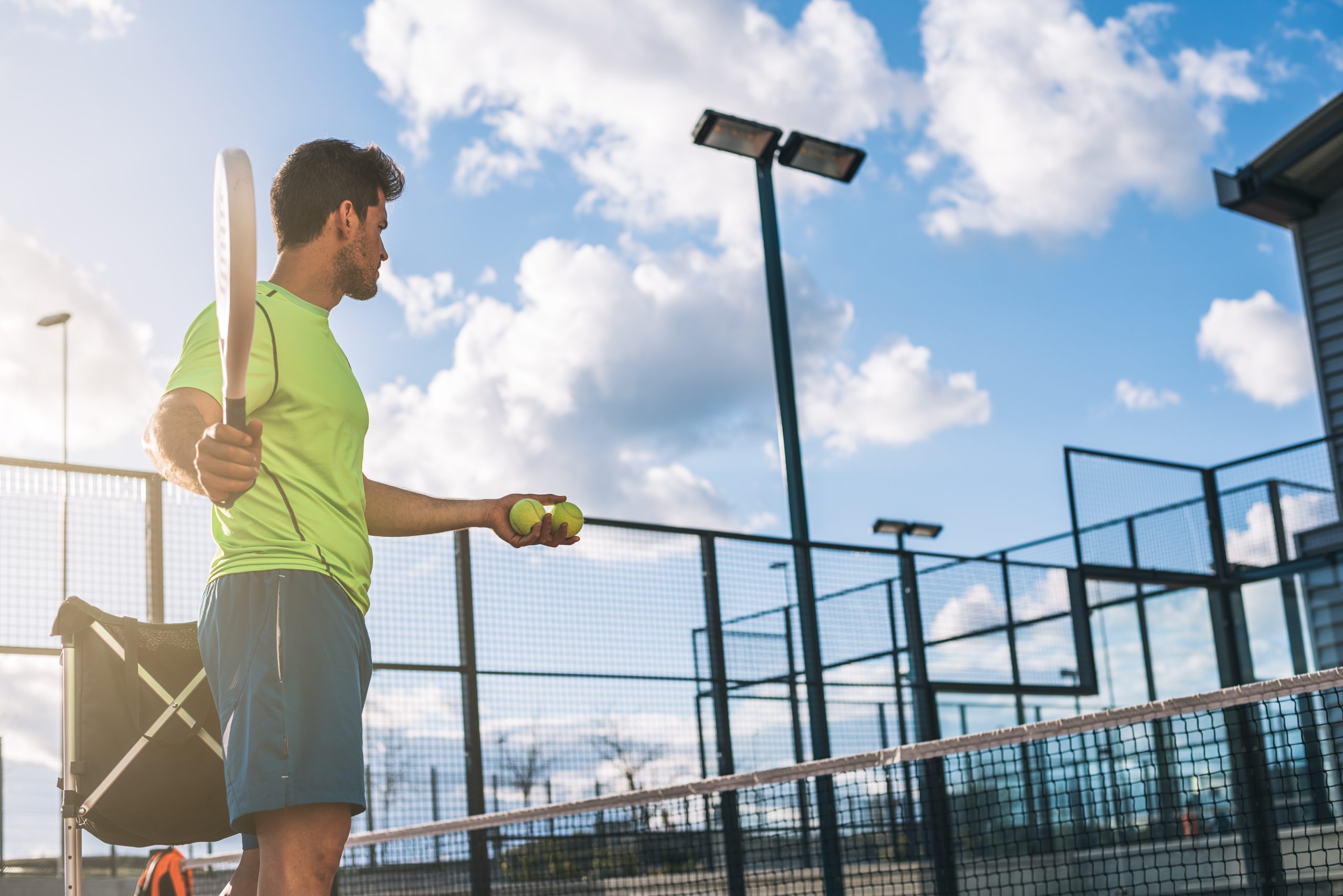 monitor teaching padel class 4 scaled